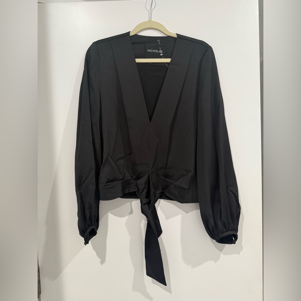 Nicholas black top, size US 6